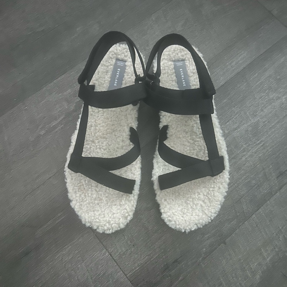 Everlane Women’s The Renew Sport Teddy Sandal’s Size 10